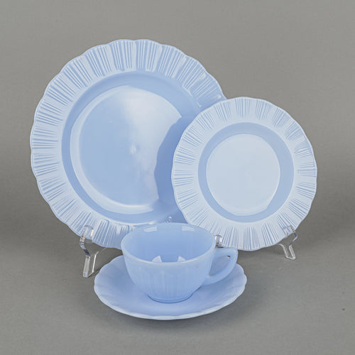 PYREX Delphite Blue 28 Pieces